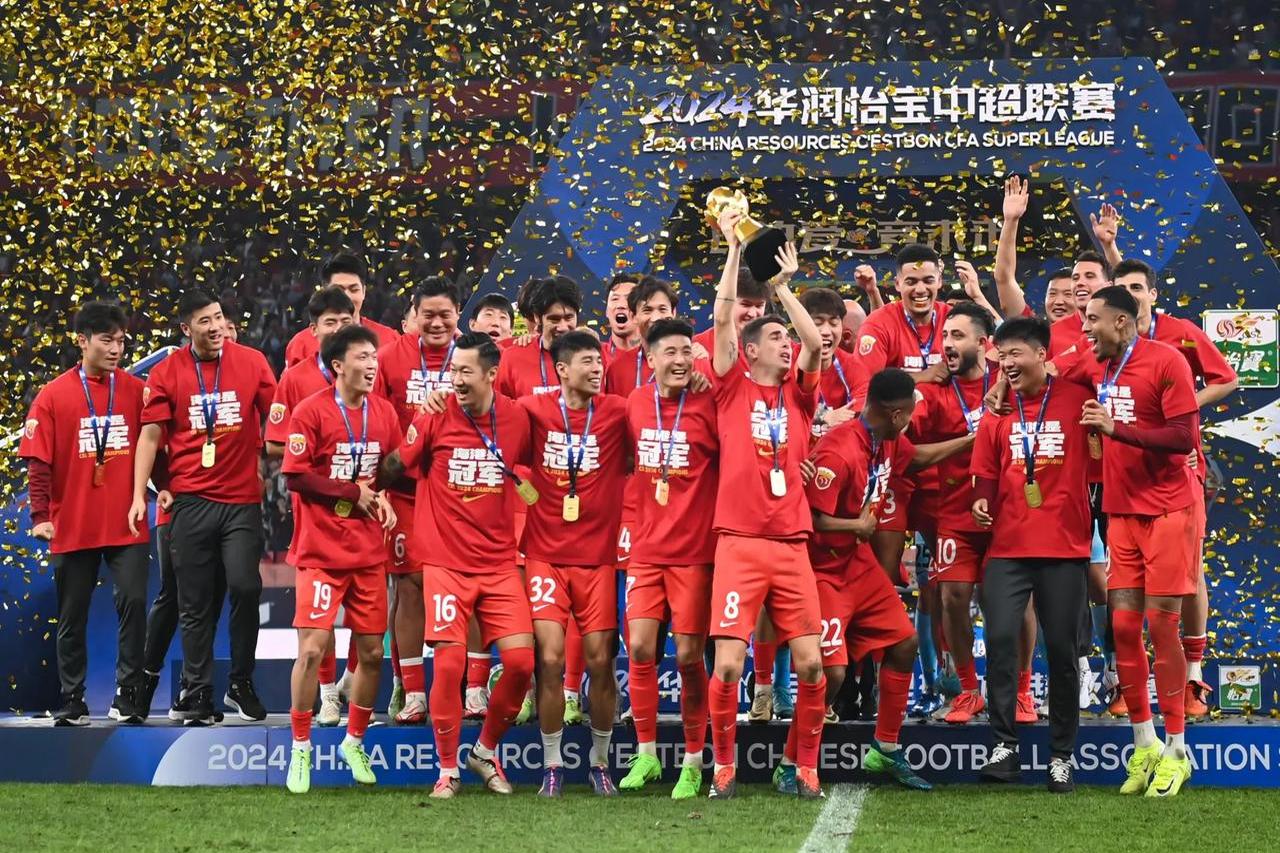 集结日突围战来临,上海海港围绕全明星赛强势反弹,引发热议,阵容厚度经受考验  集结日突围战来临,上海海港围绕全明星赛强势反弹,引发热议,阵容厚度经受考验