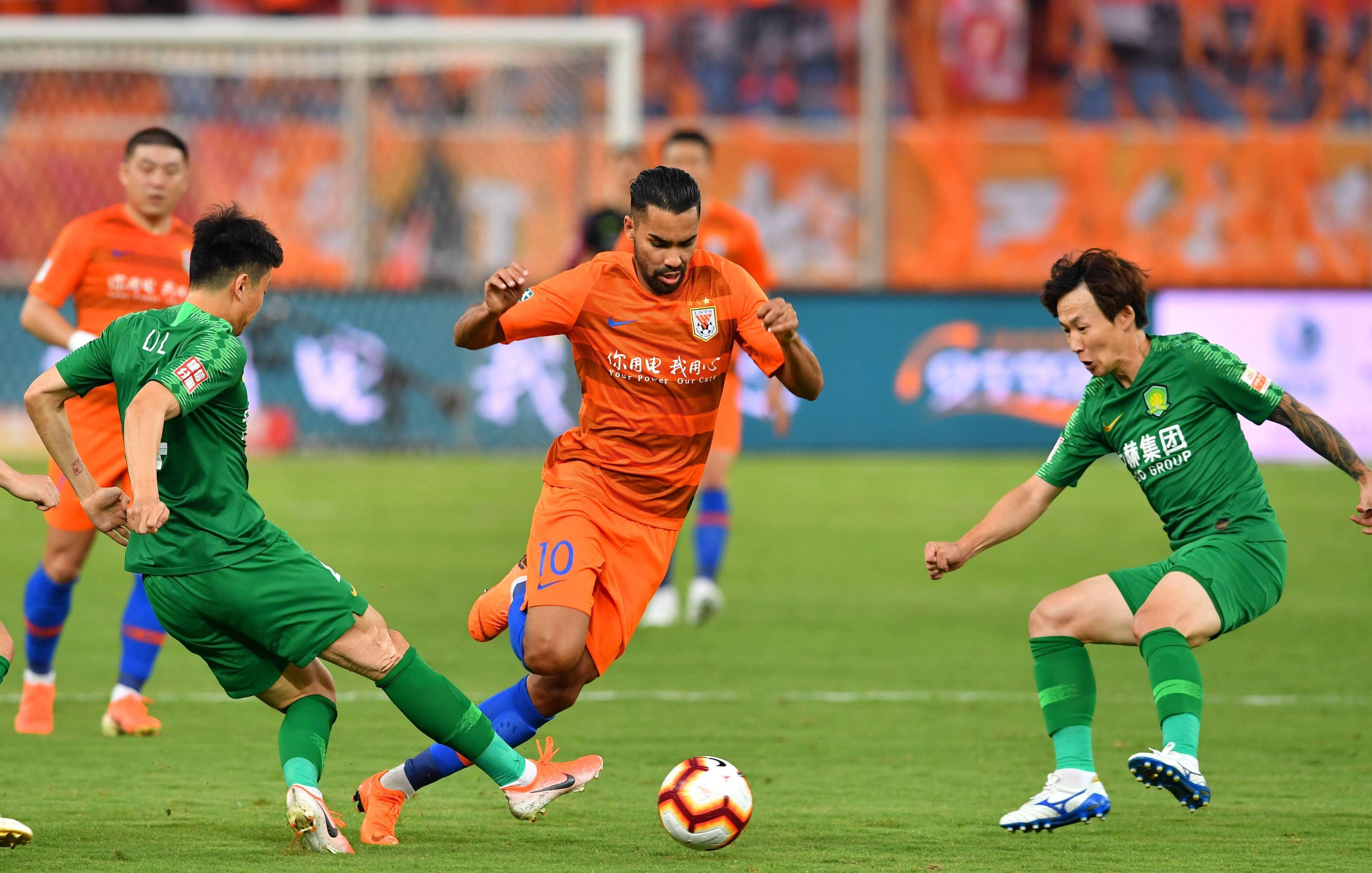 包含达拉斯独行侠发布备战花絮，清晨调整名单，葡超任务艰巨，纪律约束更严格的词条