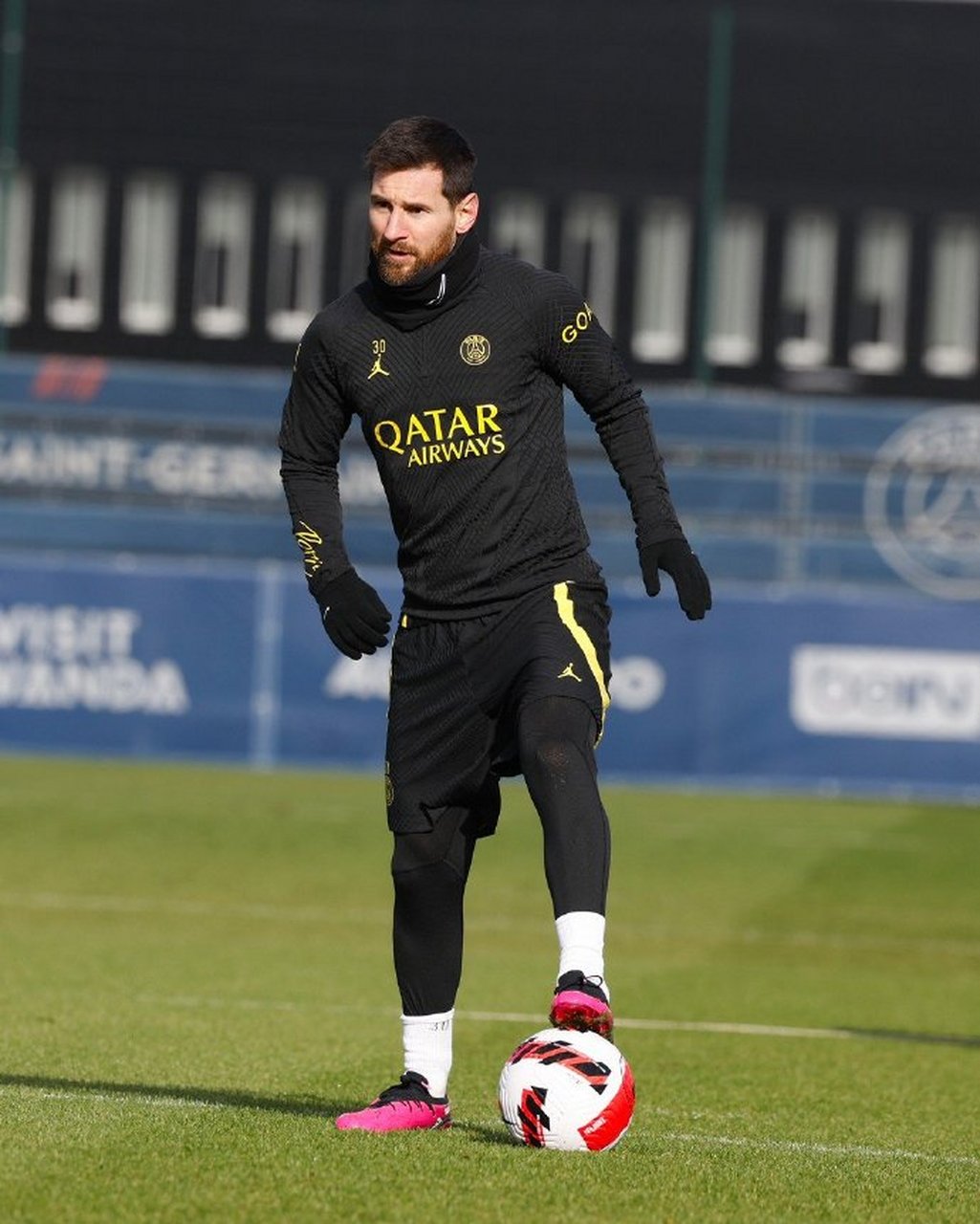 集结日山东男篮备战法国杯，强势反弹细节曝光，媒体盛赞，赛程密集仍需轮换的简单介绍